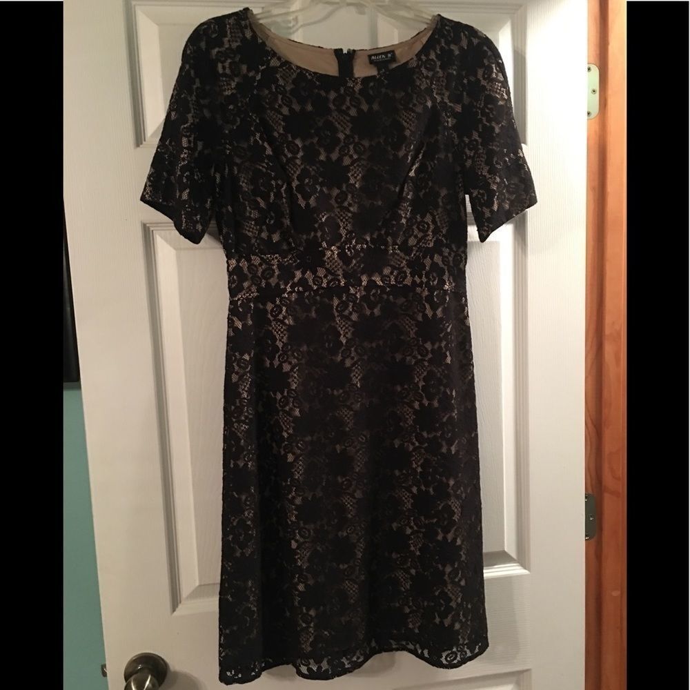 Black Lace Short Sleeve Holiday Dress Size 4 New‎